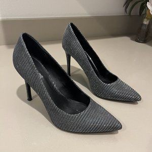 Carlos 4-inch stiletto Pointy Toe Pumps Size 8M